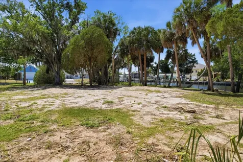 1941 NW 16th Street Crystal River FL 34428