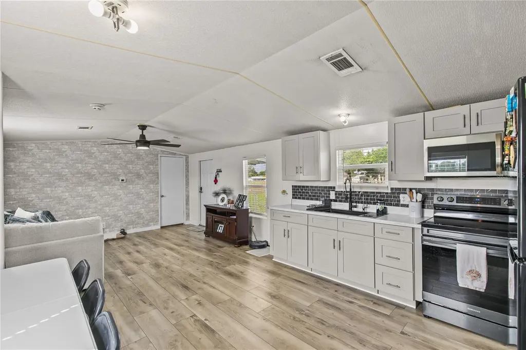 3834 Hixon Avenue St Cloud FL 34772