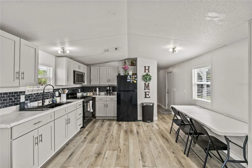 3834 Hixon Avenue St Cloud FL 34772