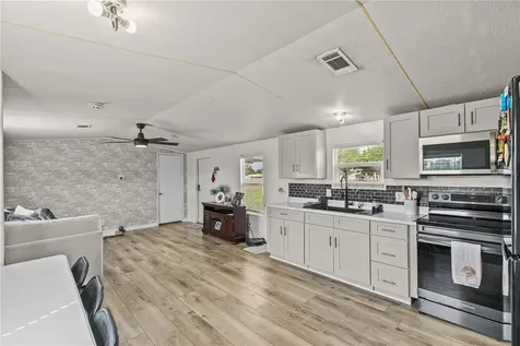 3834 Hixon Avenue St Cloud FL 34772