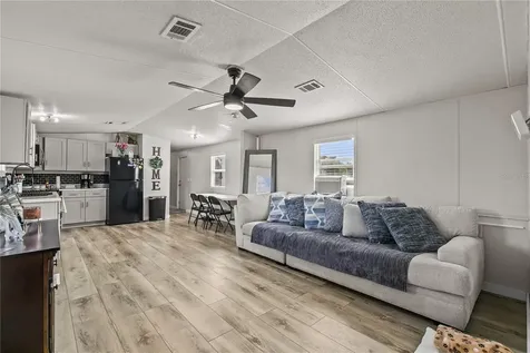 3834 Hixon Avenue St Cloud FL 34772