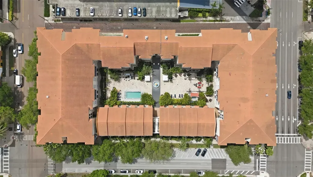 200 4th Avenue S St Petersburg FL 33701