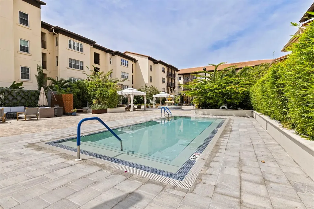 200 4th Avenue S St Petersburg FL 33701