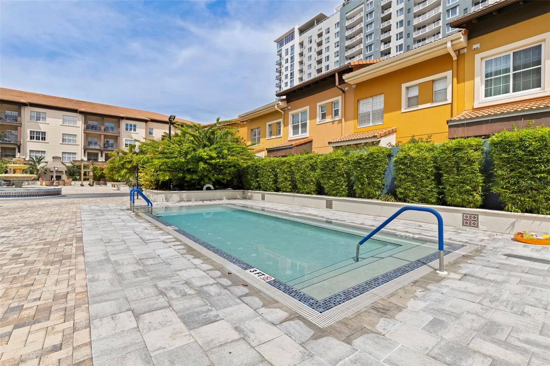 200 4th Avenue S St Petersburg FL 33701