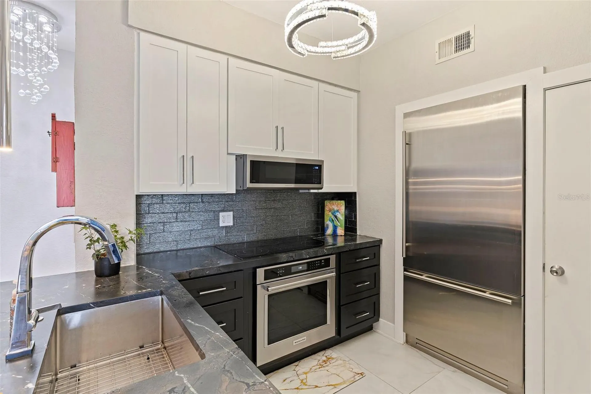 200 4th Avenue S St Petersburg FL 33701