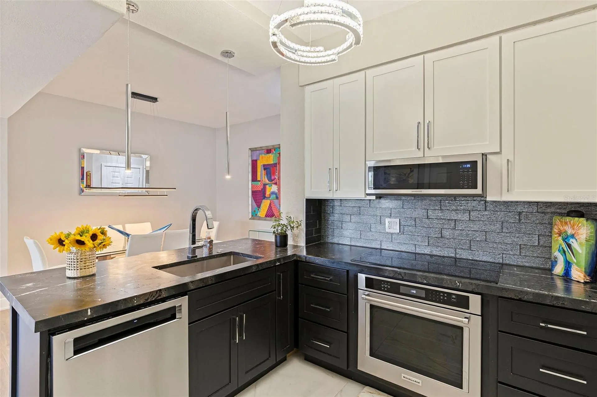 200 4th Avenue S St Petersburg FL 33701