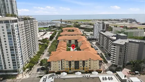200 4th Avenue S St Petersburg FL 33701