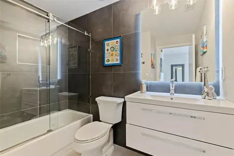 200 4th Avenue S St Petersburg FL 33701