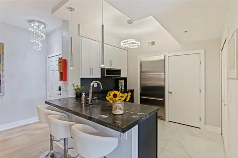 200 4th Avenue S St Petersburg FL 33701