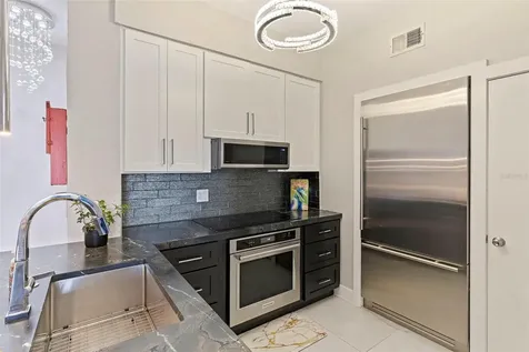 200 4th Avenue S St Petersburg FL 33701
