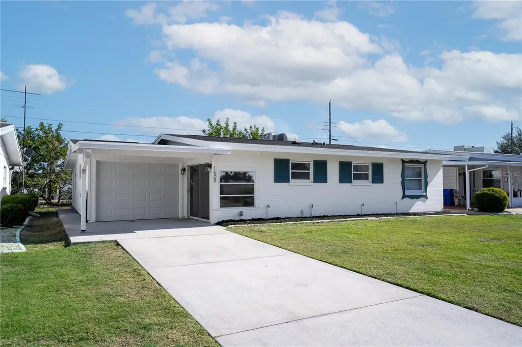 1609 Council Drive Sun City Center FL 33573