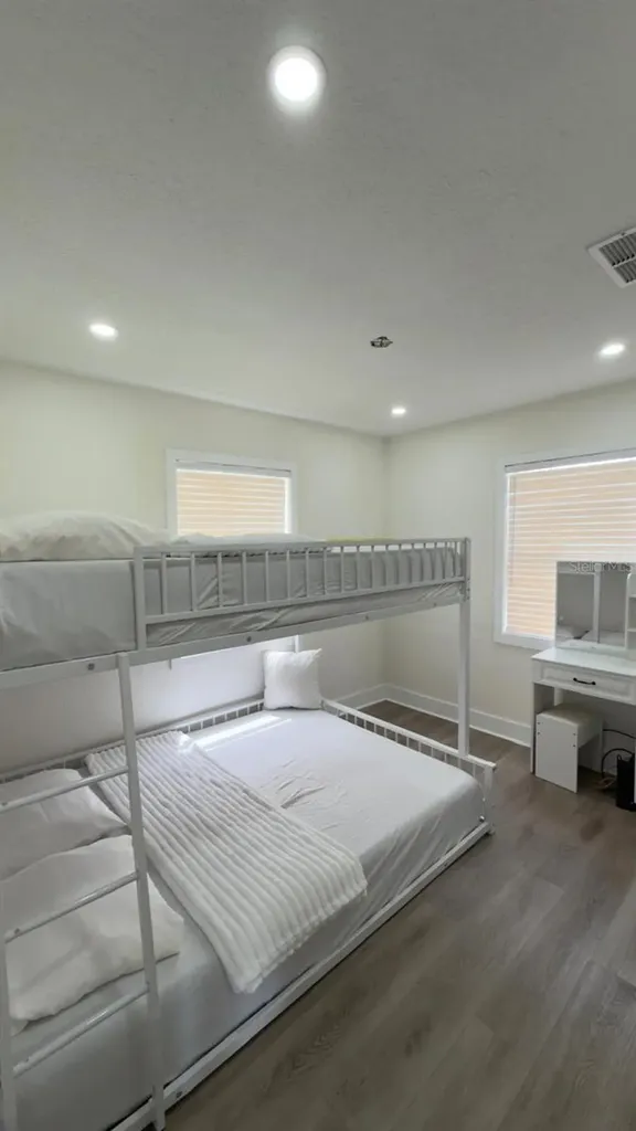 2109 E Navajo Avenue Tampa FL 33612