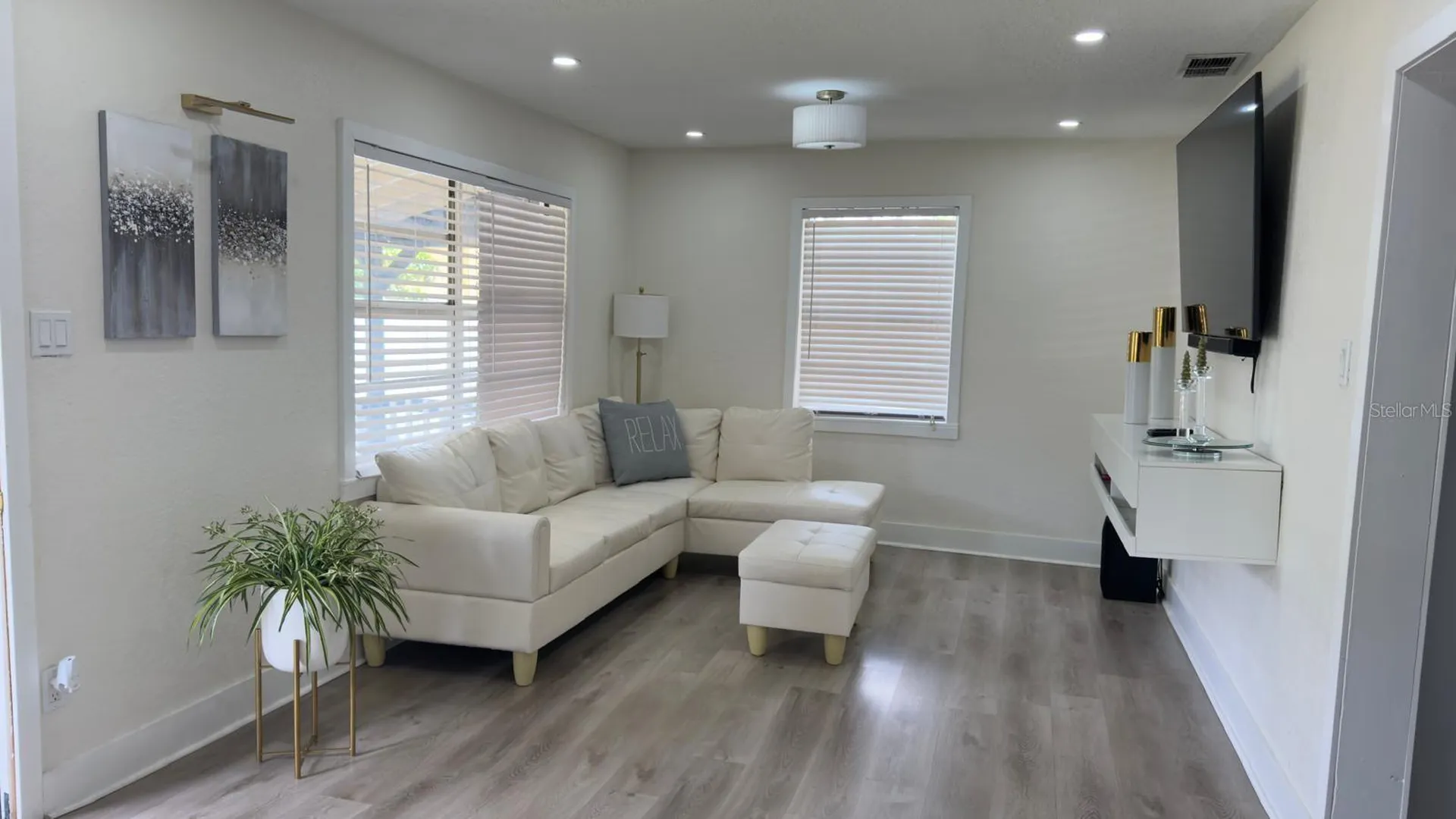 2109 E Navajo Avenue Tampa FL 33612