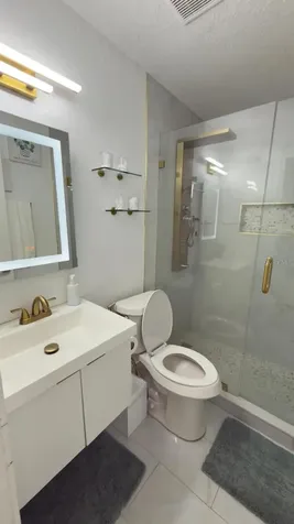 2109 E Navajo Avenue Tampa FL 33612