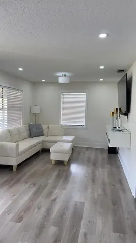 2109 E Navajo Avenue Tampa FL 33612