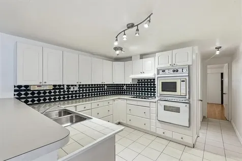 5236 Kenwood Avenue Sarasota FL 34234
