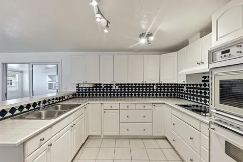 5236 Kenwood Avenue Sarasota FL 34234