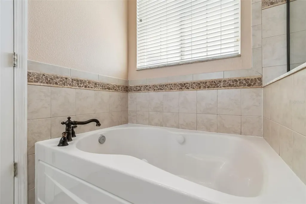 5405 Hammock View Lane Apollo Beach FL 33572