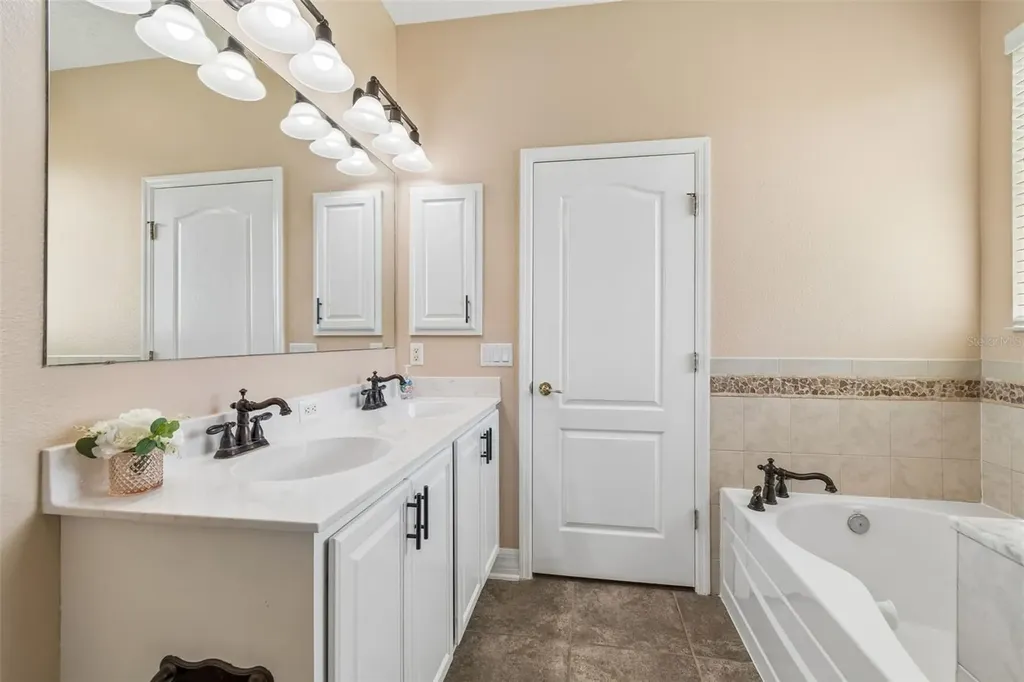 5405 Hammock View Lane Apollo Beach FL 33572