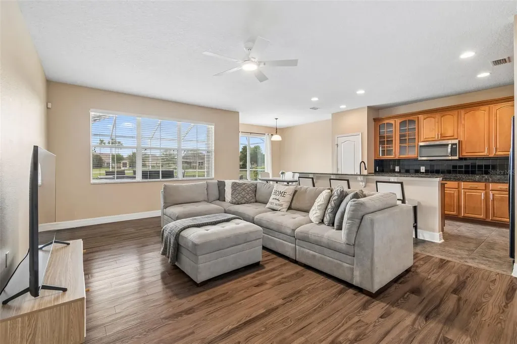 5405 Hammock View Lane Apollo Beach FL 33572