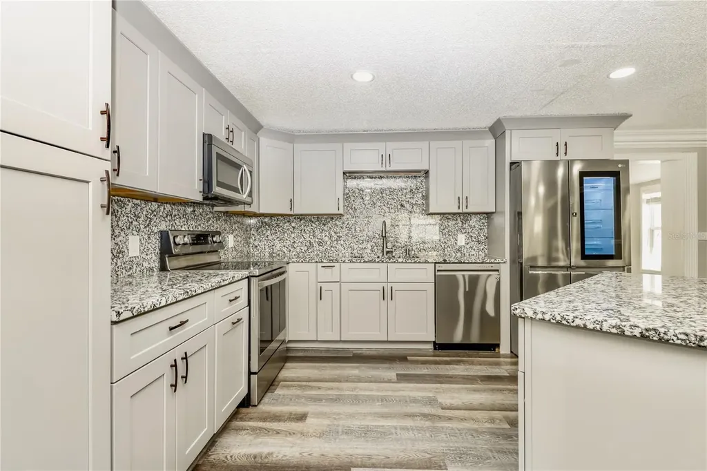 3147 36th Avenue N St Petersburg FL 33713