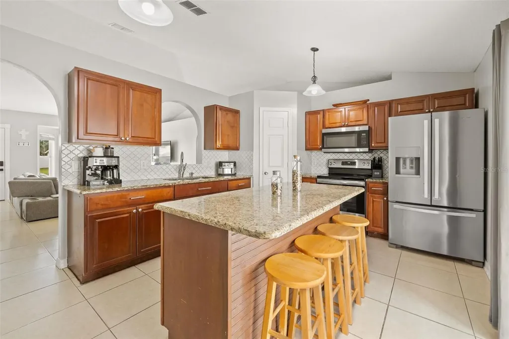 638 Basingstoke Court Kissimmee FL 34758