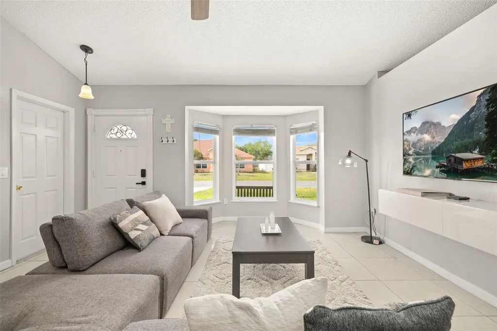 638 Basingstoke Court Kissimmee FL 34758