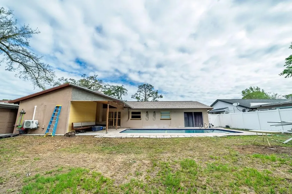 8006 Jackson Springs Road Tampa FL 33615