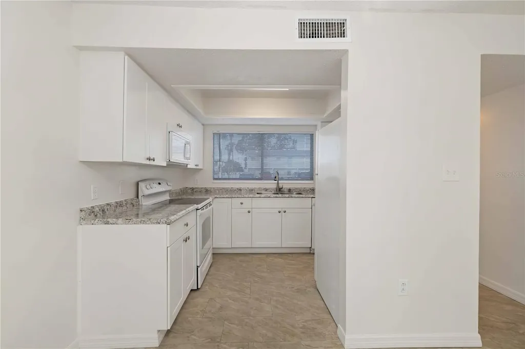 3569 Bee Ridge Sarasota FL 34239