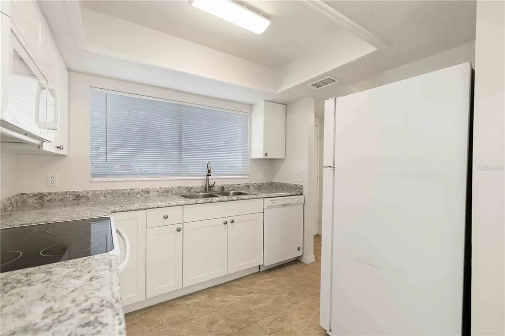 3569 Bee Ridge Sarasota FL 34239