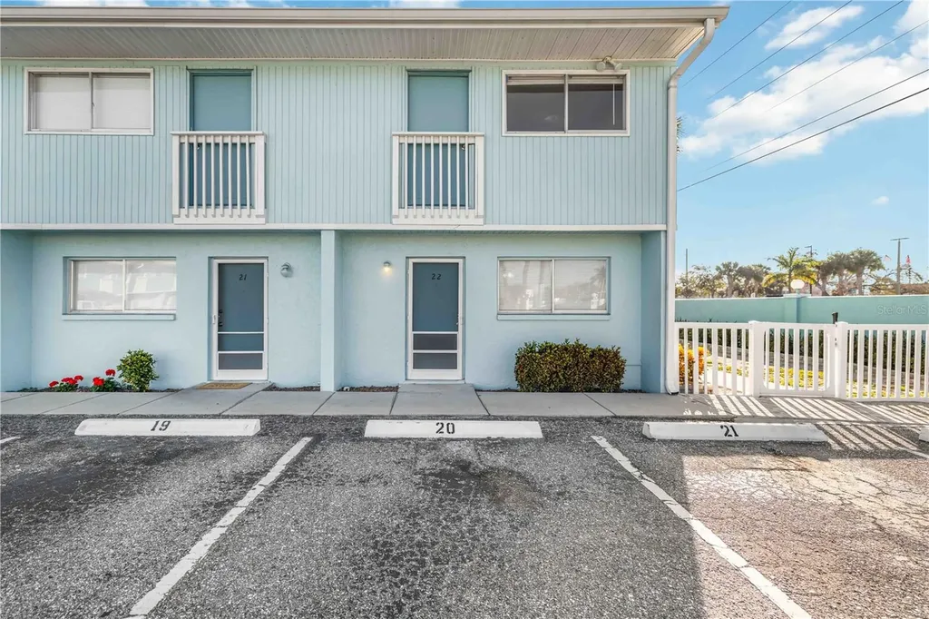 3569 Bee Ridge Sarasota FL 34239