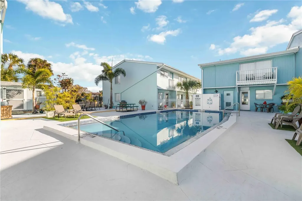 3569 Bee Ridge Sarasota FL 34239