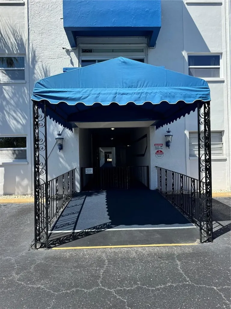 350 79th Avenue N St Petersburg FL 33702