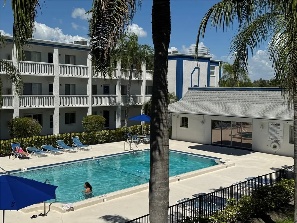 350 79th Avenue N St Petersburg FL 33702