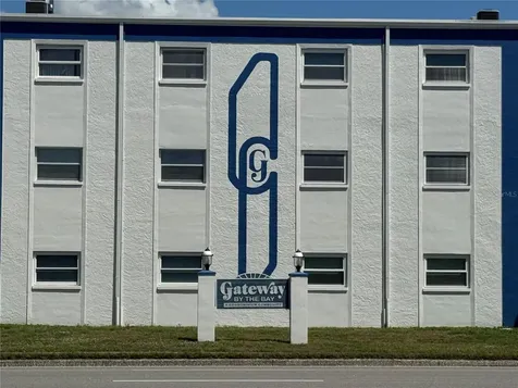 350 79th Avenue N St Petersburg FL 33702
