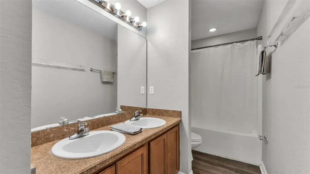222 Carpenters Way Lakeland FL 33805