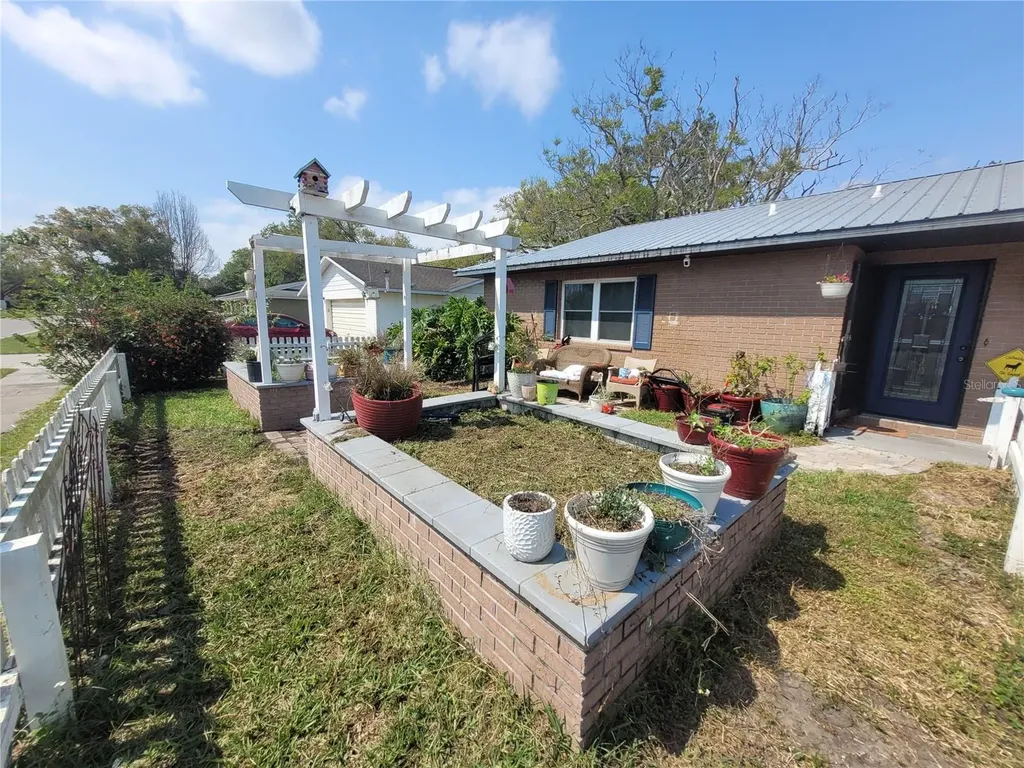 5203 Presidential Street Seffner FL 33584