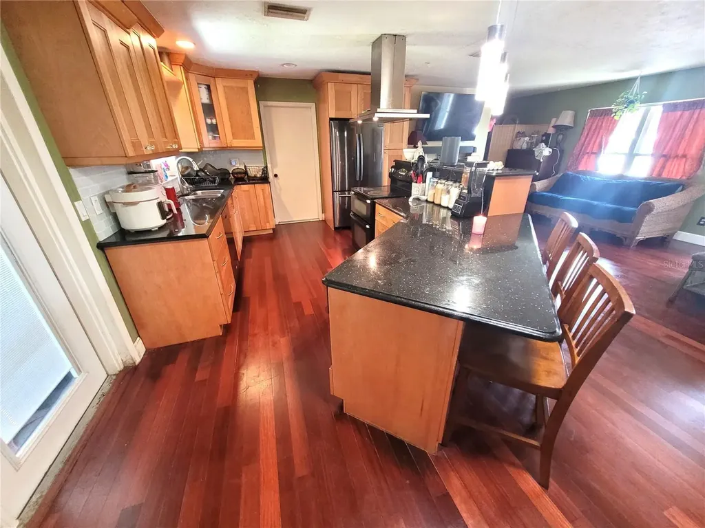 5203 Presidential Street Seffner FL 33584