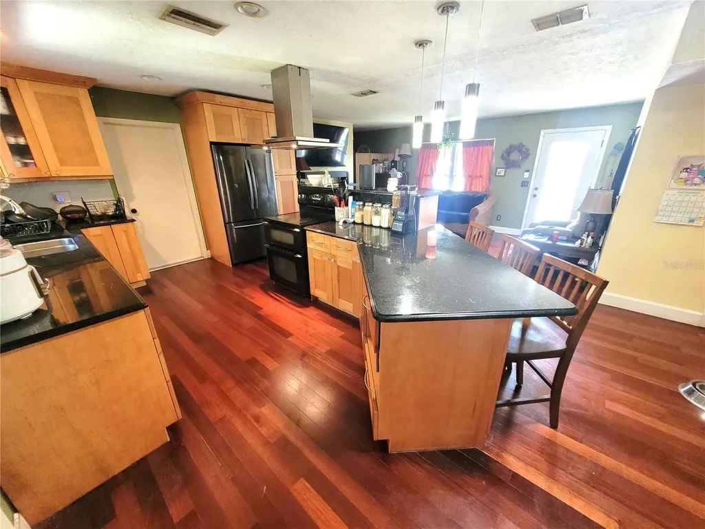 5203 Presidential Street Seffner FL 33584