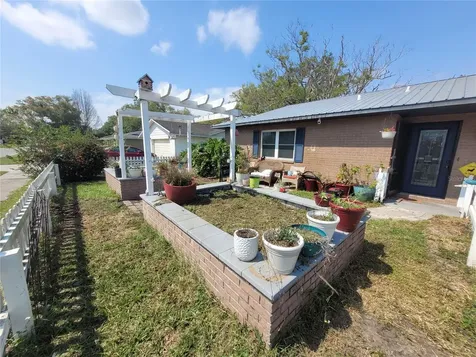 5203 Presidential Street Seffner FL 33584