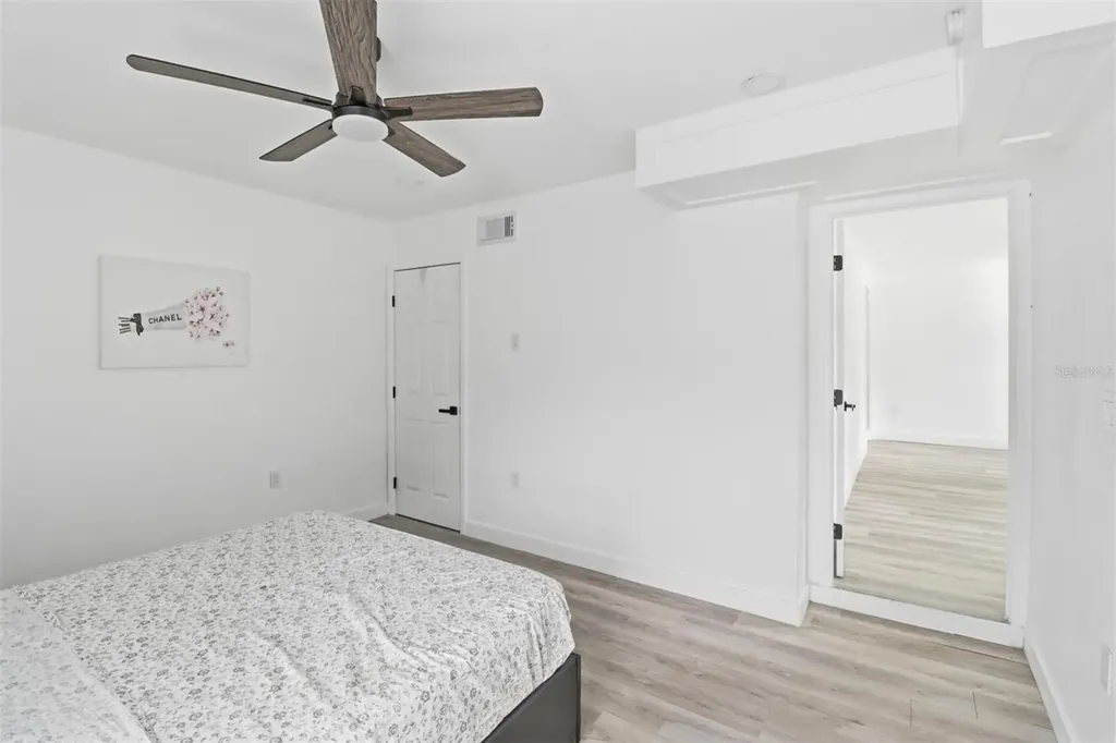 5345 Avon Court Orlando FL 32807