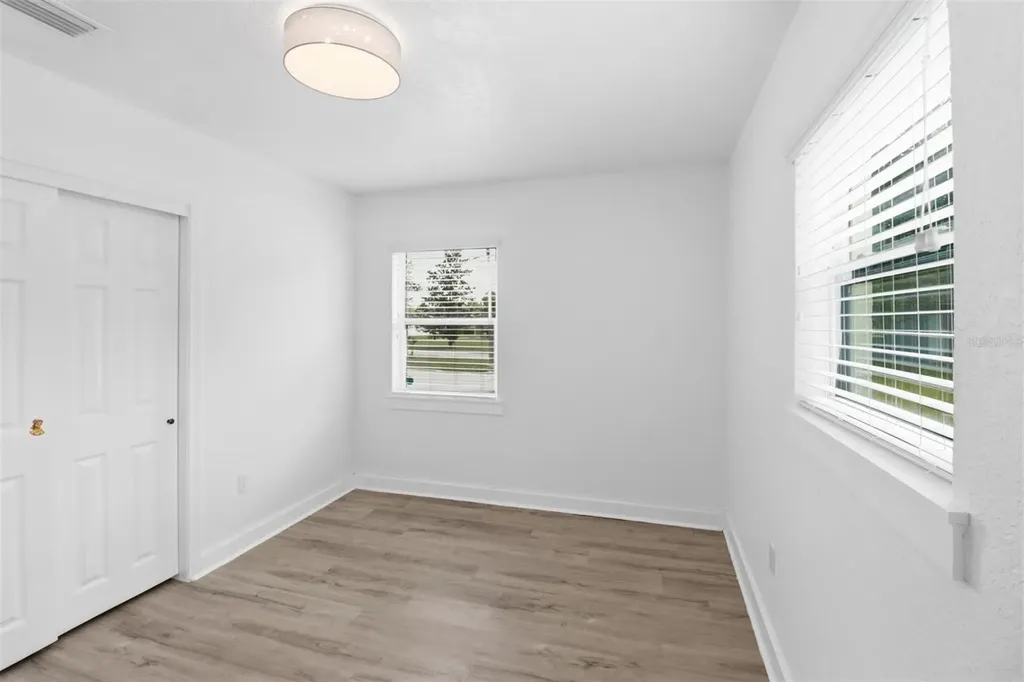 5345 Avon Court Orlando FL 32807
