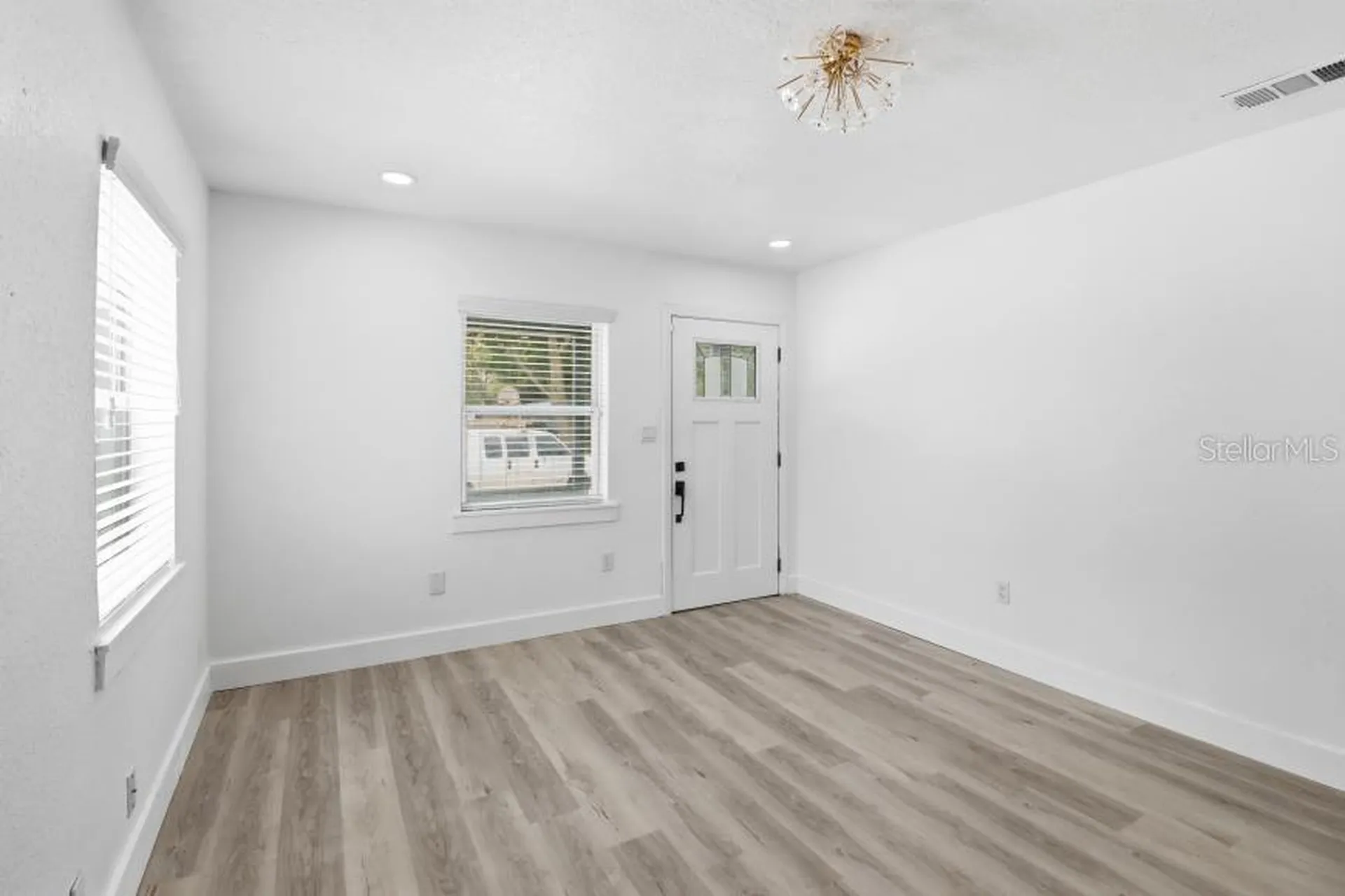 5345 Avon Court Orlando FL 32807
