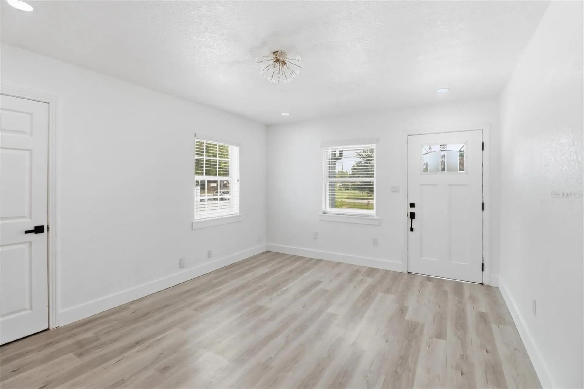 5345 Avon Court Orlando FL 32807