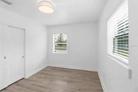 5345 Avon Court Orlando FL 32807