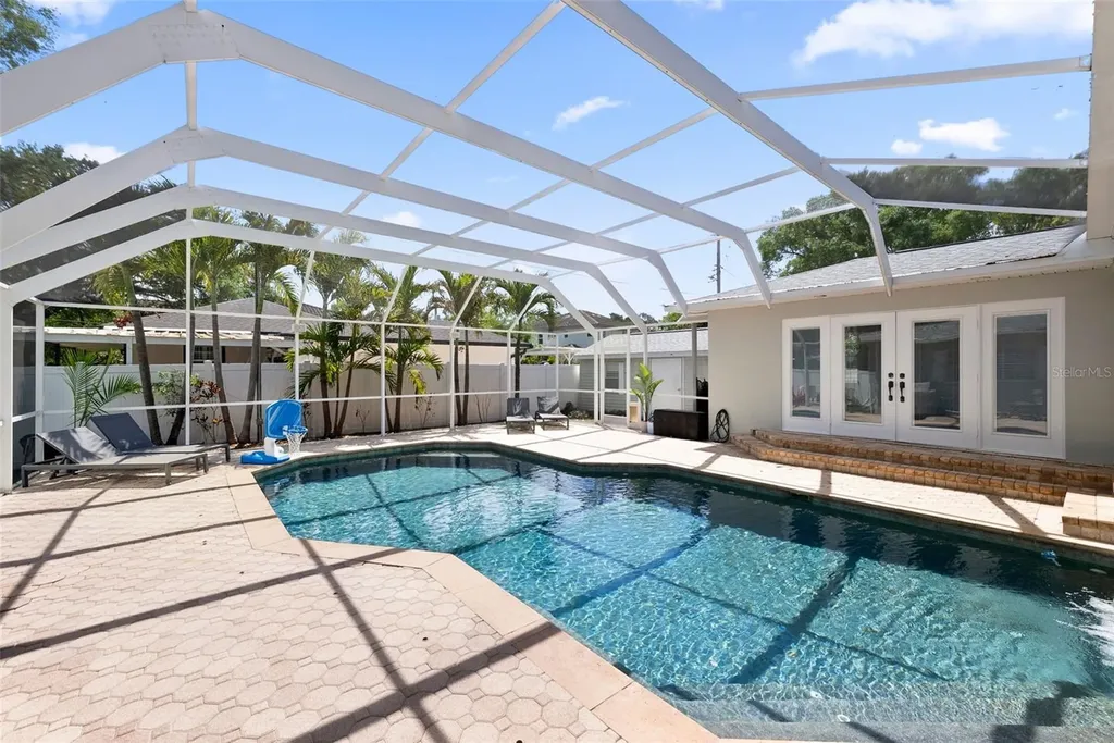 4002 W Kensington Avenue Tampa FL 33629