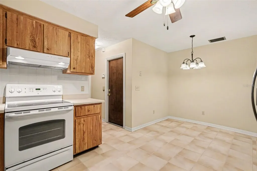 1709 Sakura Drive Valrico FL 33596