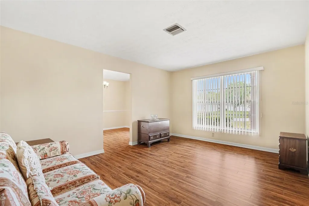 1709 Sakura Drive Valrico FL 33596