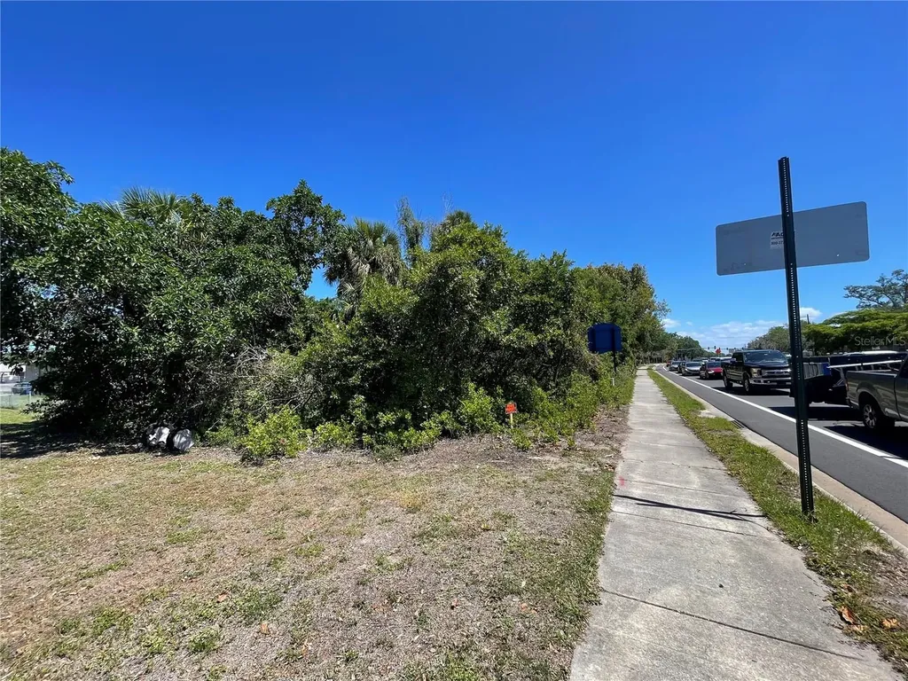 1519 Manatee Avenue E Bradenton FL 34208