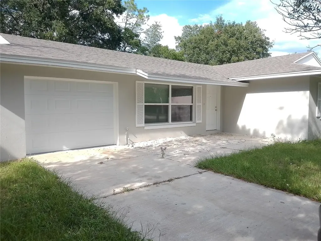 2701 S Dellwood Drive Eustis FL 32726